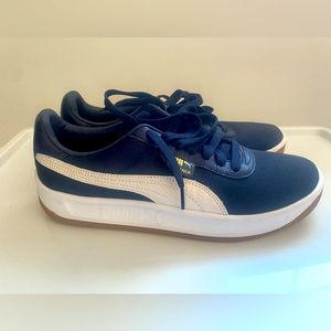 BRAND NEW NEVER WORN
NO BOX
PUMA SIZE 10
